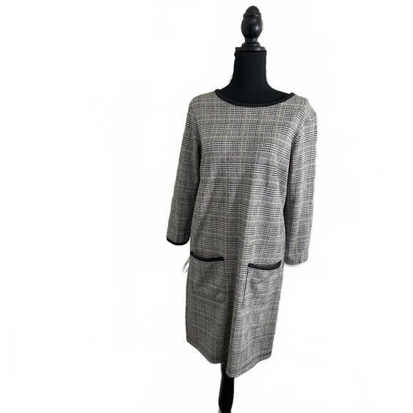 Max Studio Dresses & Skirts - Max Studio Black and White Checkered Long Sleeve Dress